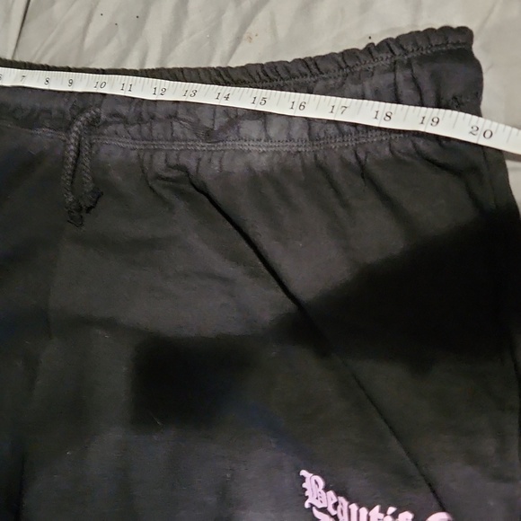 Beautiful Disaster Shorts - Picture 5 of 6